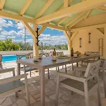 别墅 Rural Olive Krka- 4 Bedrooms, 3 Bathrooms, Private Pool, Park Krka 10 Min