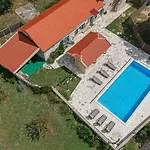 别墅 Rural Olive Krka- 4 Bedrooms, 3 Bathrooms, Private Pool, Park Krka 10 Min Ljubotic