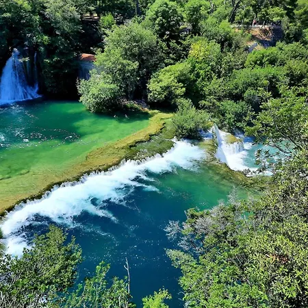 Villa Rural Olive Krka- 4 Bedrooms, 3 Bathrooms, Private Pool, Park Krka 10 Min