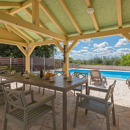 别墅 Rural Olive Krka- 4 Bedrooms, 3 Bathrooms, Private Pool, Park Krka 10 Min Ljubotic