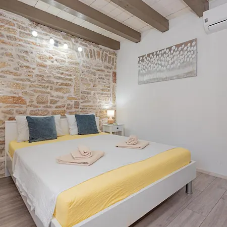 Villa Rural Olive Krka: Poolside Retreat Near Krka Park *