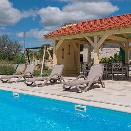 Rural Olive Krka- 4 Bedrooms, 3 Bathrooms, Private Pool, Park Krka 10 Min Villa *