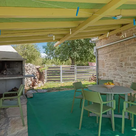 Rural Olive Krka: Poolside Retreat Near Krka Park Villa