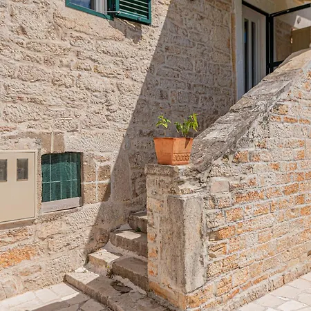 Rural Olive Krka: Poolside Retreat Near Krka Park Villa Ljubotic