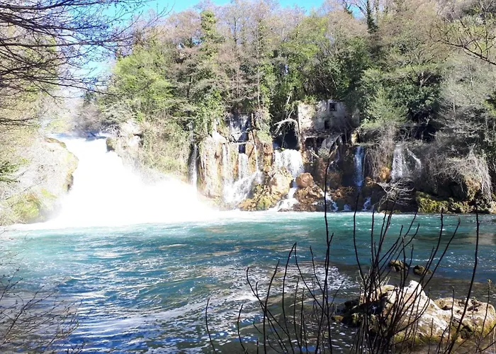 Rural Olive Krka- 4 Bedrooms, 3 Bathrooms, Private Pool, Park Krka 10 Min *