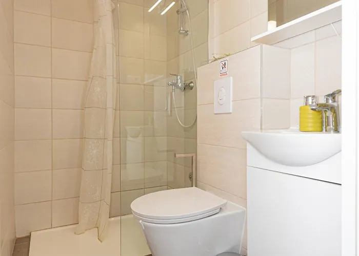 וילה Rural Olive Krka- 4 Bedrooms, 3 Bathrooms, Private Pool, Park Krka 10 Min Ljubotic