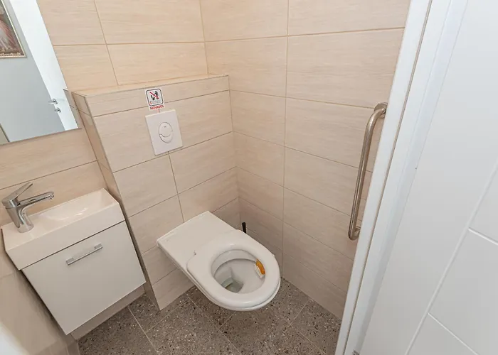 Rural Olive Krka- 4 Bedrooms, 3 Bathrooms, Private Pool, Park Krka 10 Min וילה Ljubotic