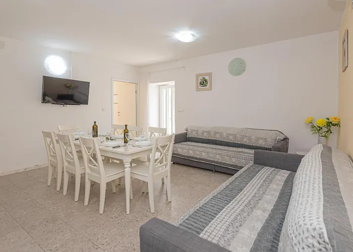 Rural Olive Krka- 4 Bedrooms, 3 Bathrooms, Private Pool, Park Krka 10 Min * Ljubotic