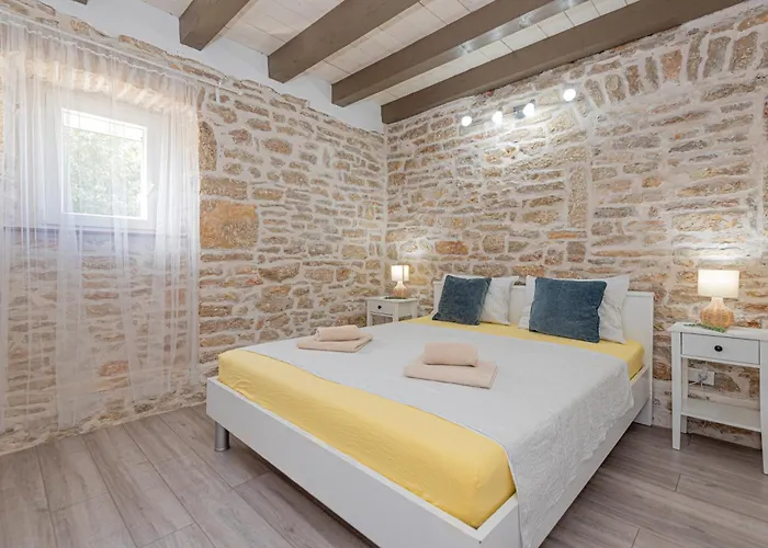 וילה Rural Olive Krka- 4 Bedrooms, 3 Bathrooms, Private Pool, Park Krka 10 Min