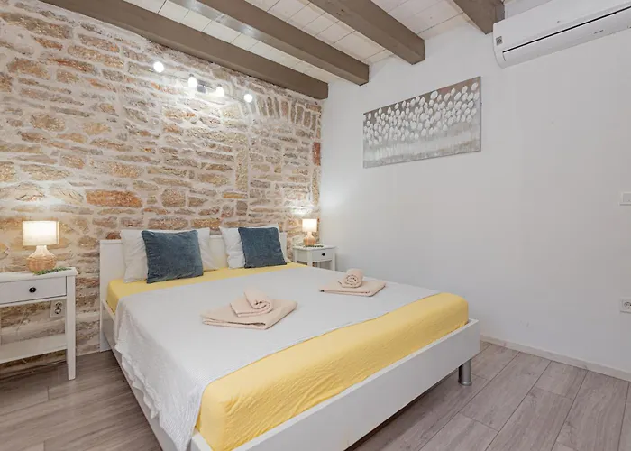 וילה Rural Olive Krka- 4 Bedrooms, 3 Bathrooms, Private Pool, Park Krka 10 Min *