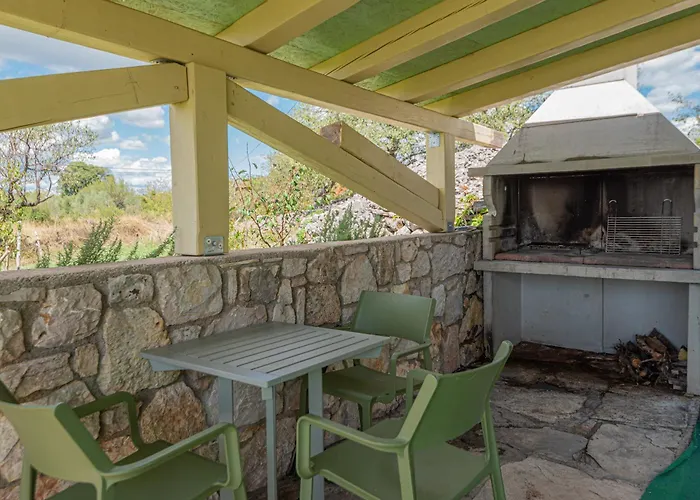 Rural Olive Krka- 4 Bedrooms, 3 Bathrooms, Private Pool, Park Krka 10 Min וילה Ljubotic