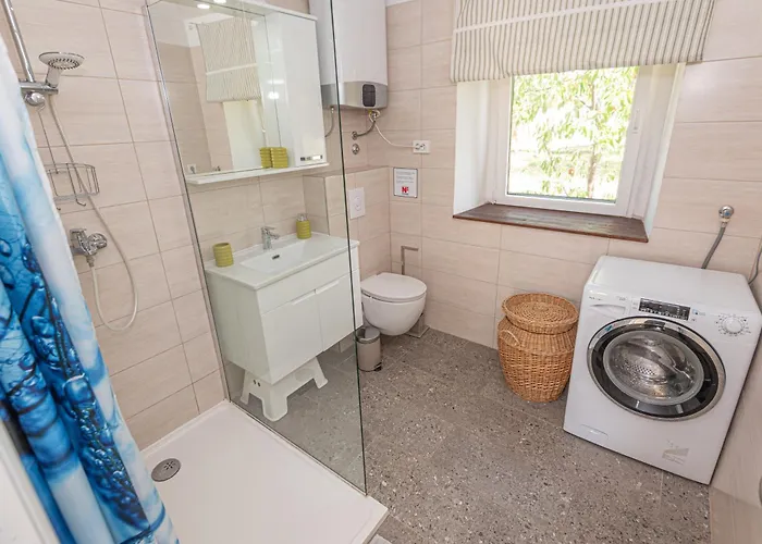 Rural Olive Krka- 4 Bedrooms, 3 Bathrooms, Private Pool, Park Krka 10 Min וילה