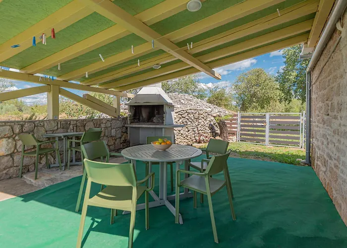 Rural Olive Krka- 4 Bedrooms, 3 Bathrooms, Private Pool, Park Krka 10 Min *