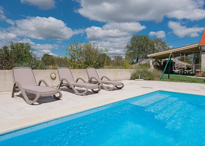 Rural Olive Krka- 4 Bedrooms, 3 Bathrooms, Private Pool, Park Krka 10 Min * Ljubotic